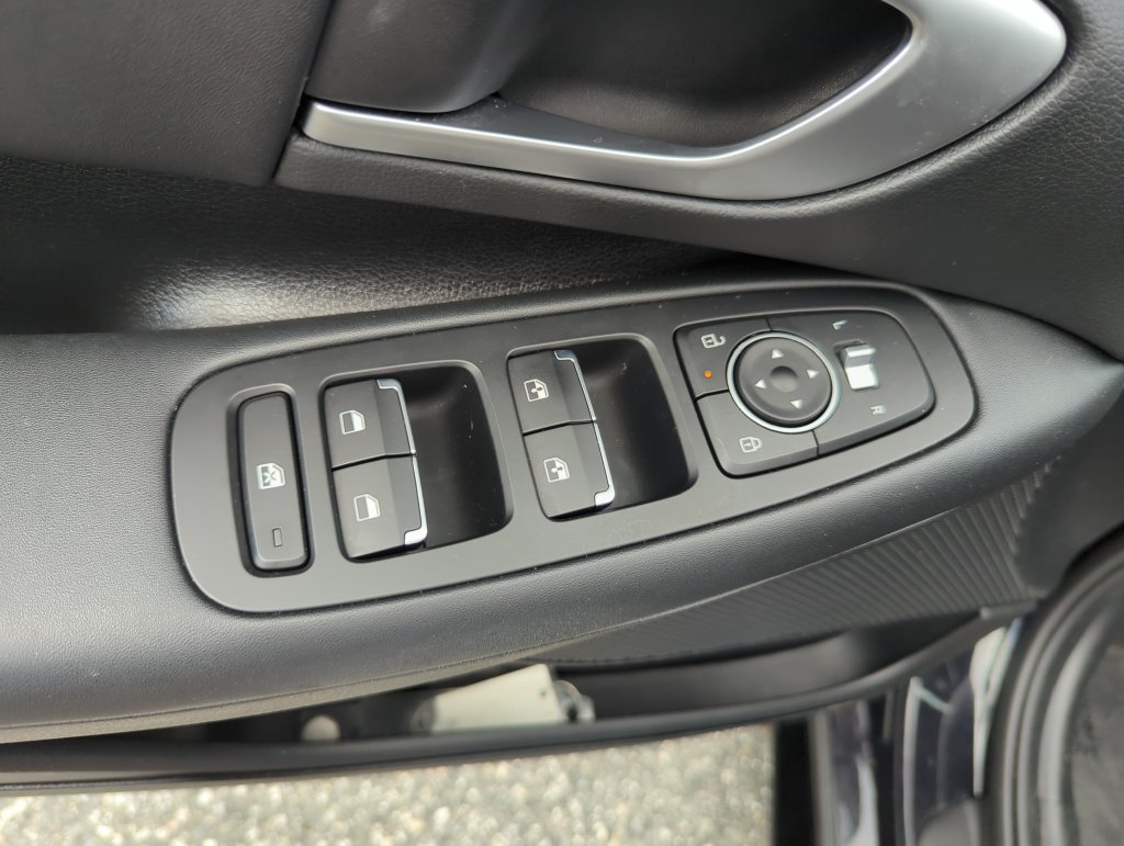 Used 2025 Hyundai Sonata SEL FWD image 30