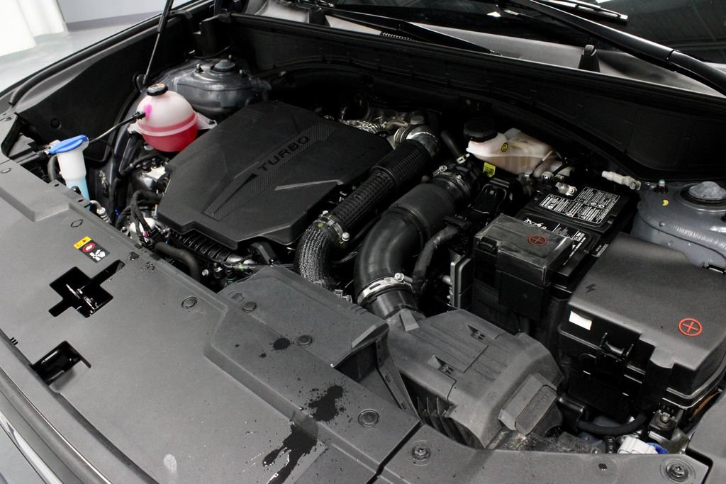 Used 2025 Hyundai Santa Fe SEL FWD image 18