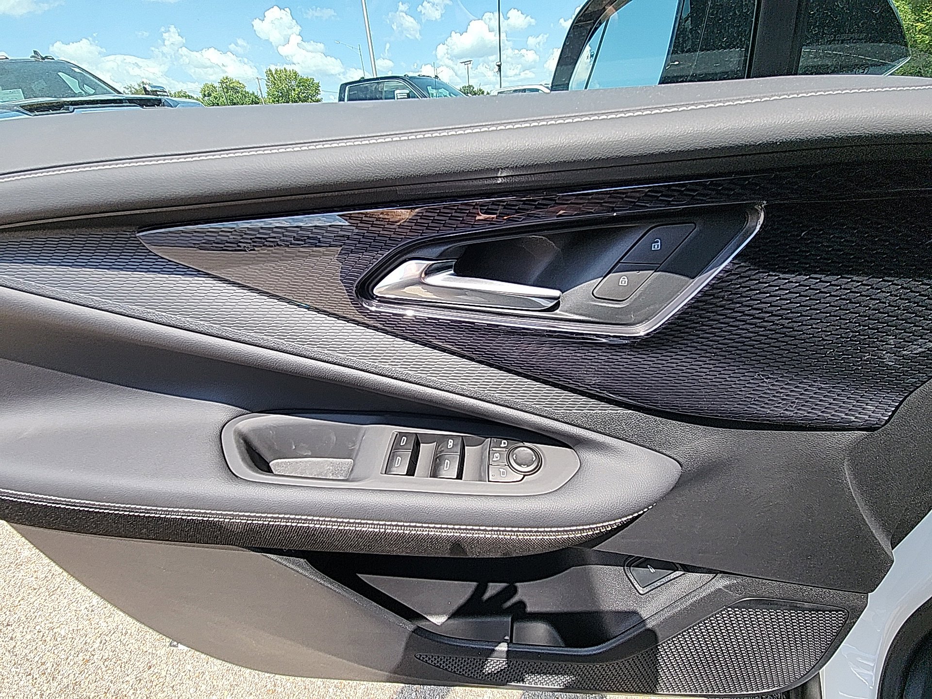 New 2025 Chevrolet Blazer EV LT w/ Super Cruise Package image 13