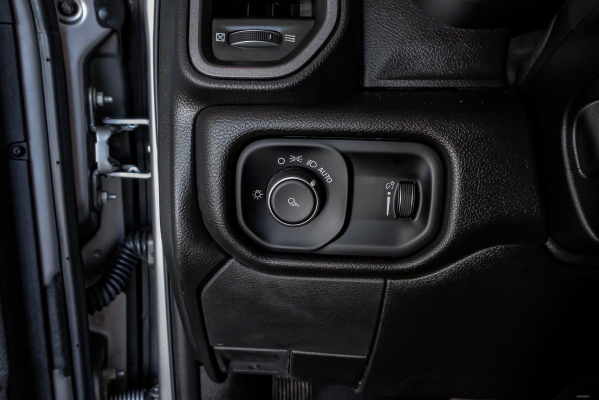 Used 2024 RAM 3500 Tradesman w/ Chrome Appearance Group image 27