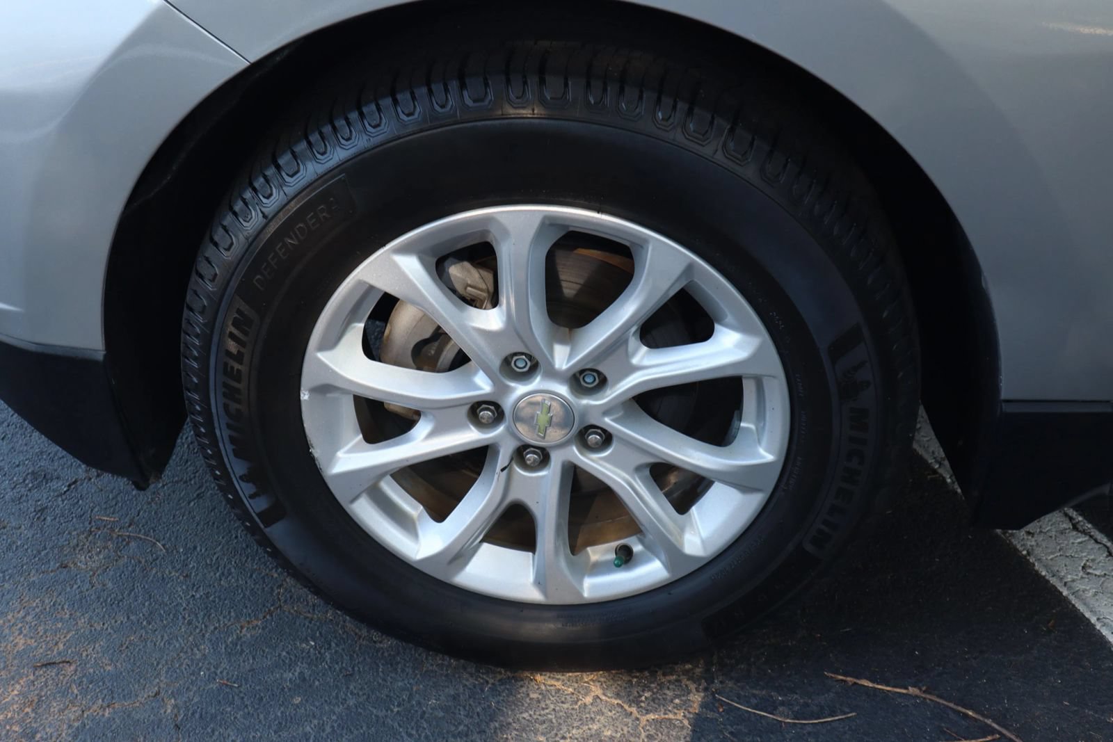 Used 2019 Chevrolet Equinox LS FWD image 32