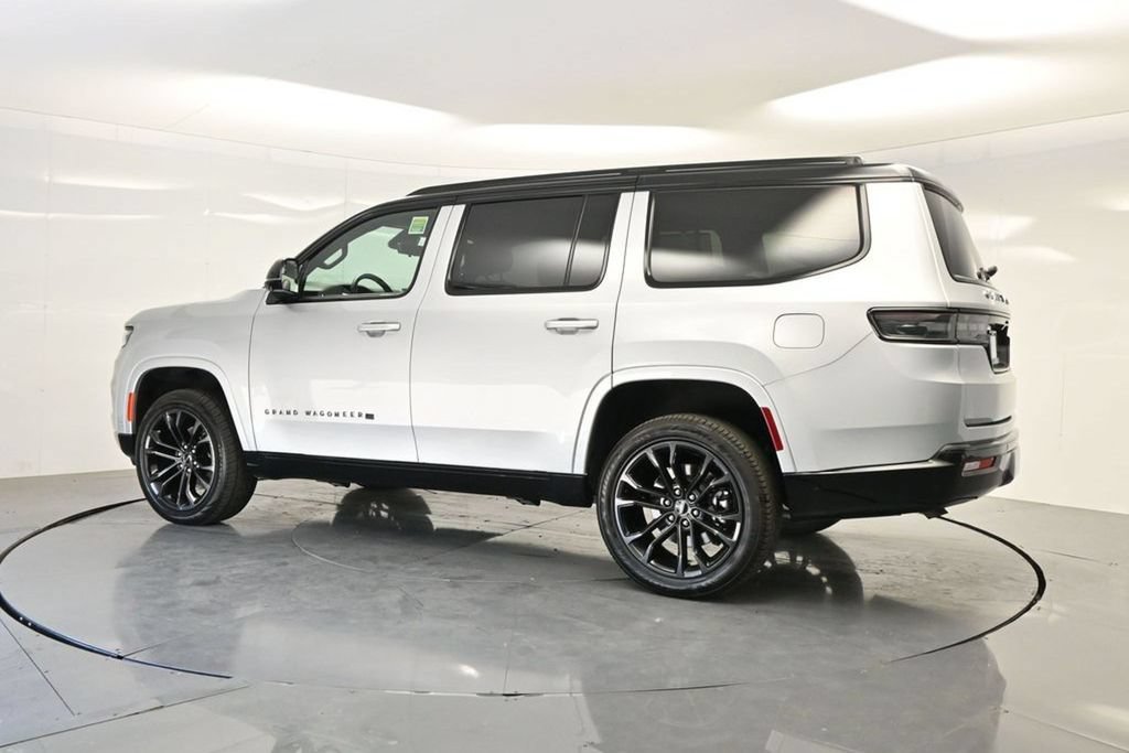 Used 2024 Jeep Grand Wagoneer Series II Obsidian w/ Quick Order Packagew 28T AWD/4WD image 9