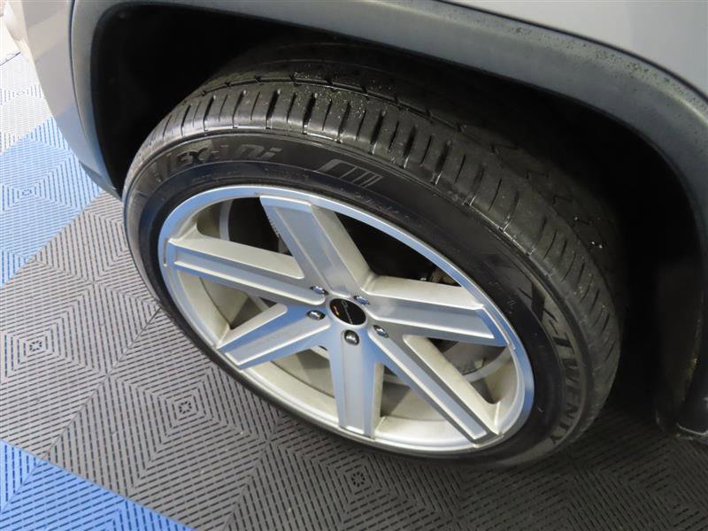 Used 2015 Jeep Grand Cherokee Limited w/ Luxury Group II image 6