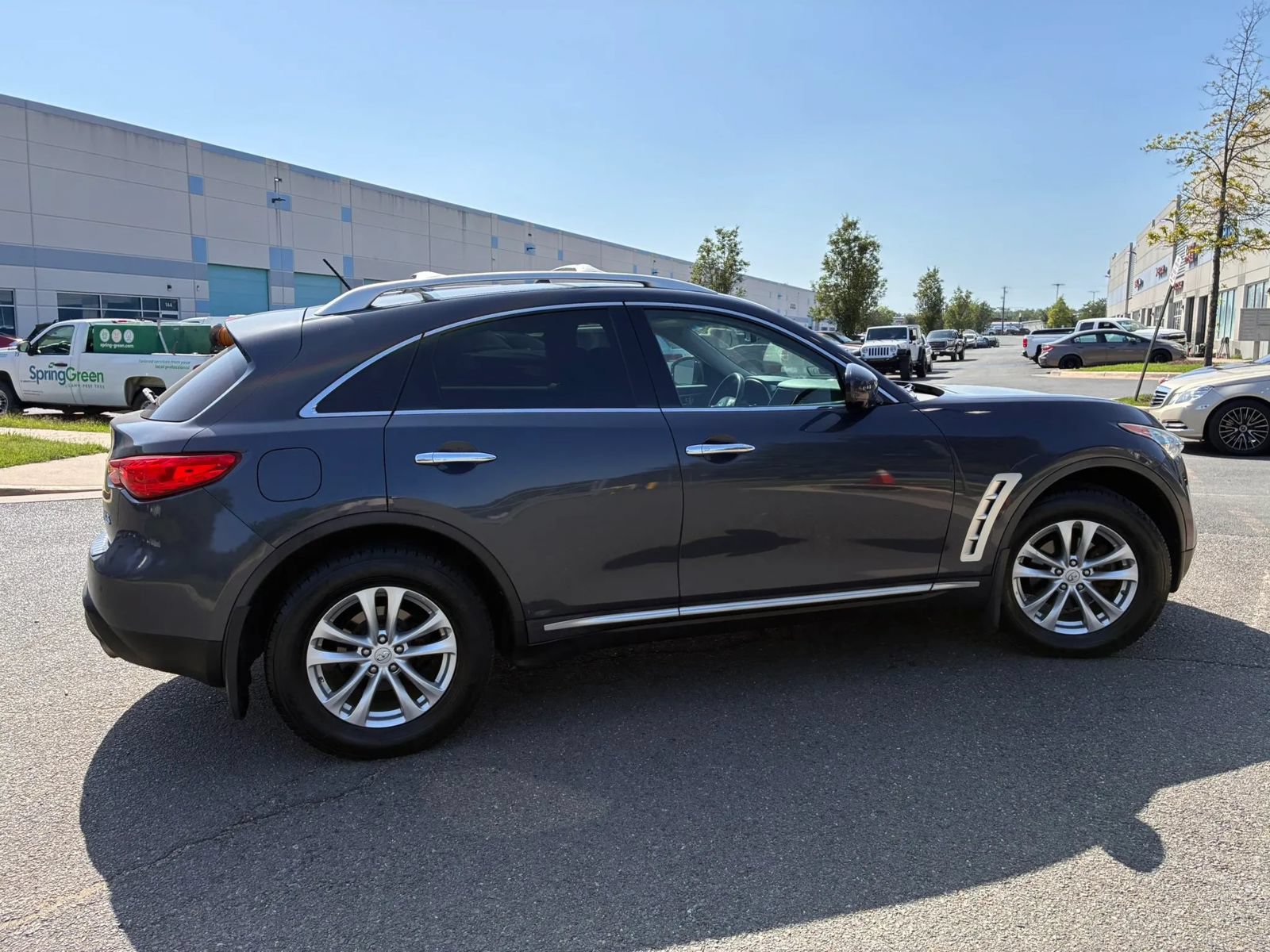 Used 2011 INFINITI FX35 AWD w/ Premium Pkg image 10