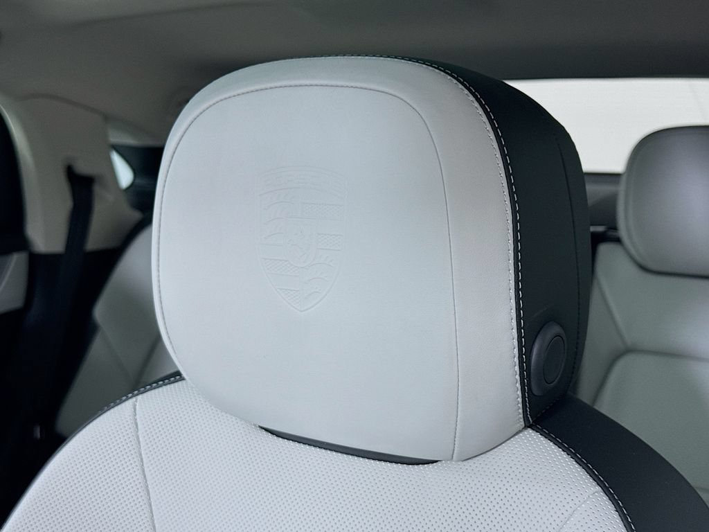 New 2026 Porsche Cayenne Coupe AWD/4WD image 15