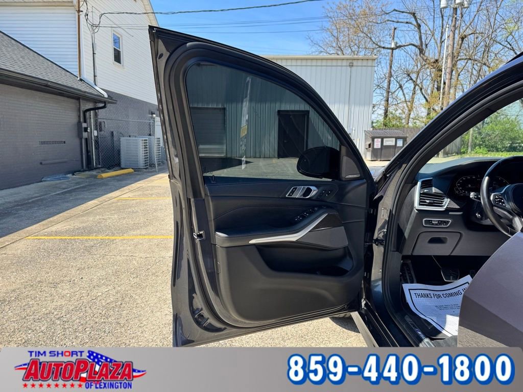 Used 2022 BMW X5 M50i w/ Executive Package image 44