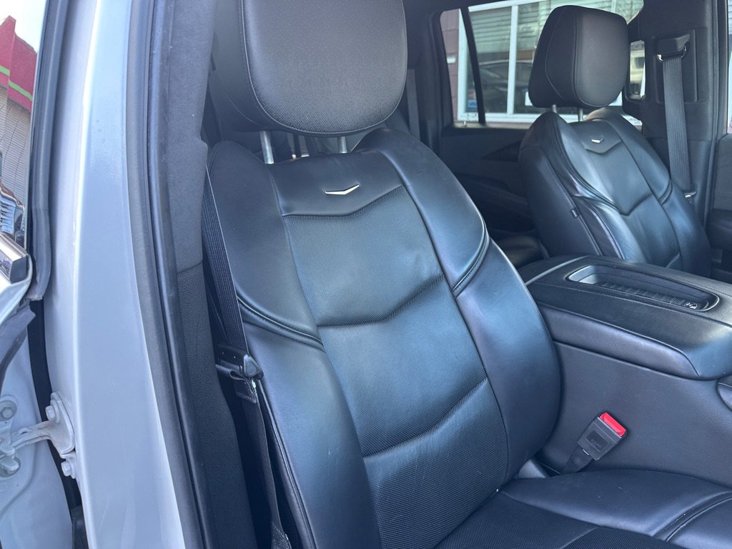 Used 2019 Cadillac Escalade ESV Platinum image 10