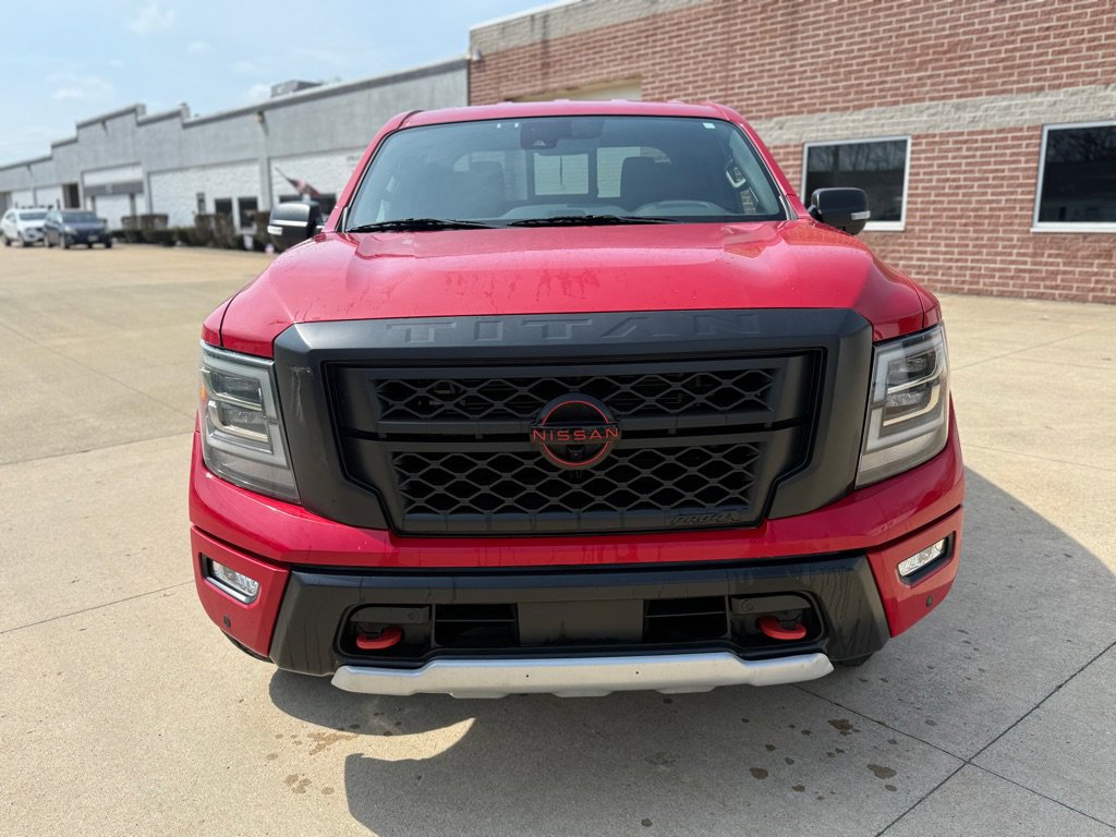 Used 2024 Nissan Titan PRO-4X w/ Pro-4x Convenience Package image 2