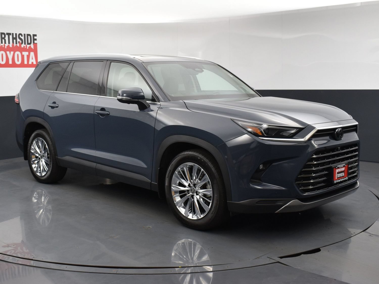 Used 2025 Toyota Grand Highlander AWD image 6