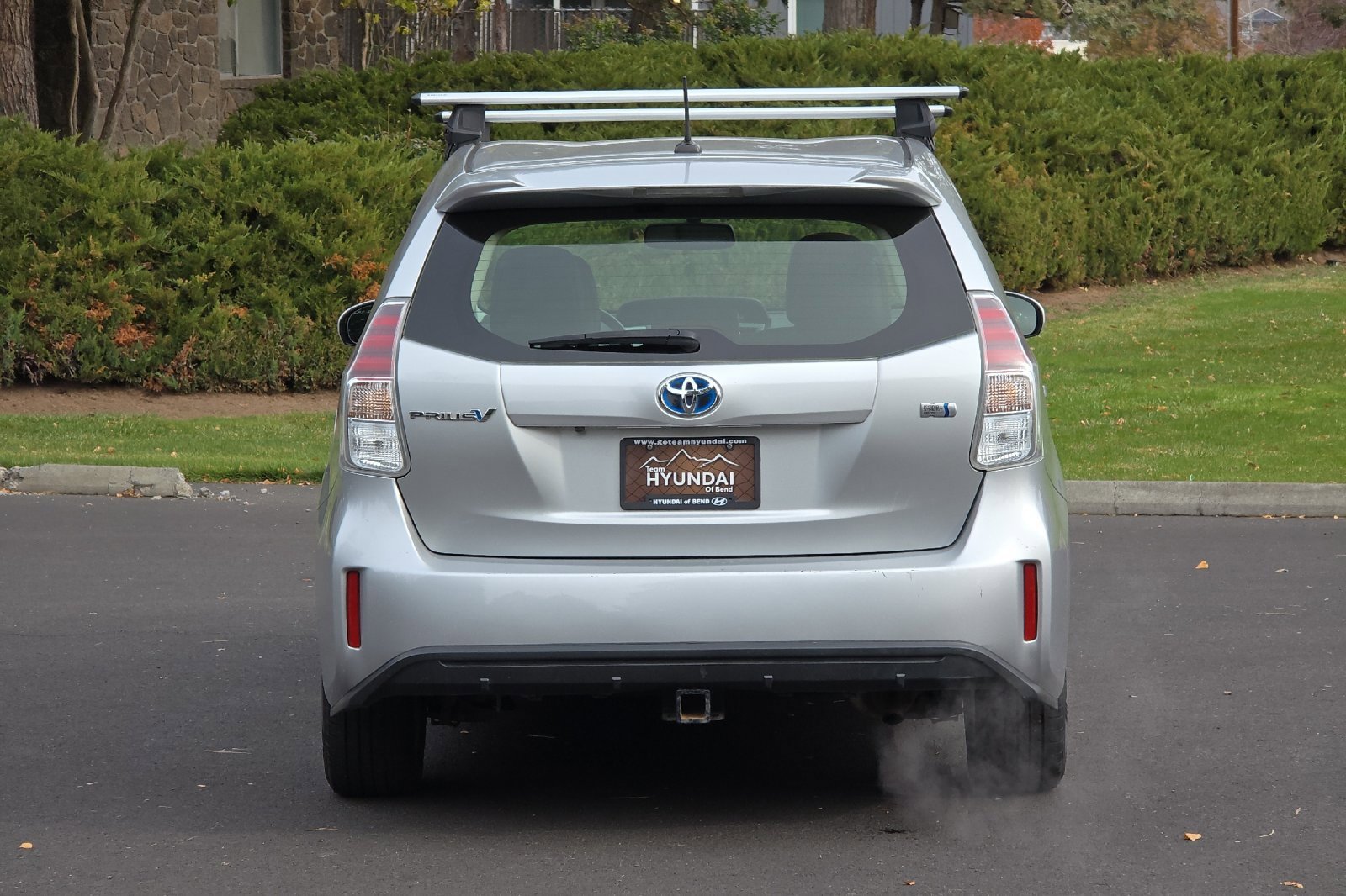 Used 2017 Toyota Prius V Four image 5