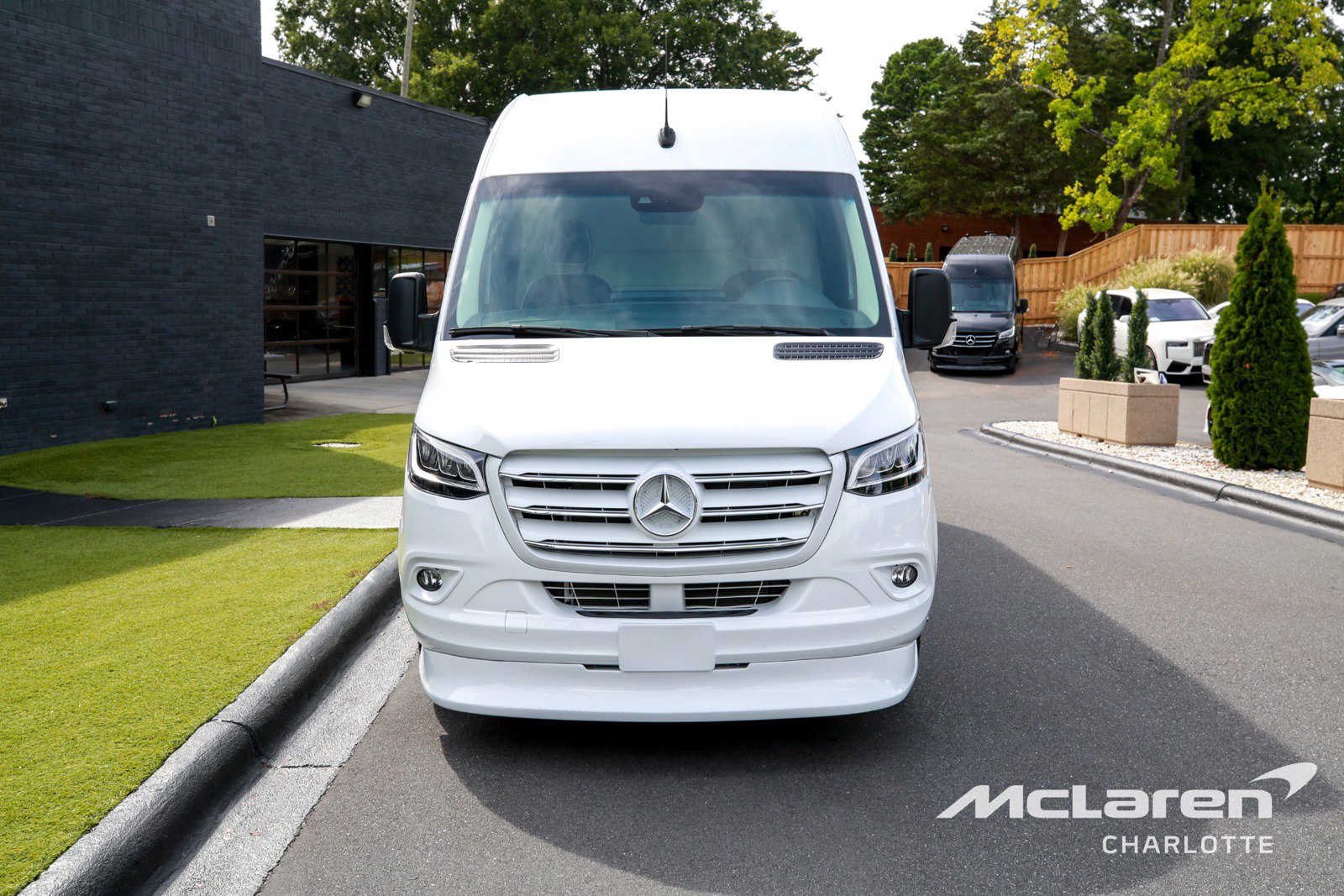 Used 2023 Mercedes-Benz Sprinter 3500 image 4