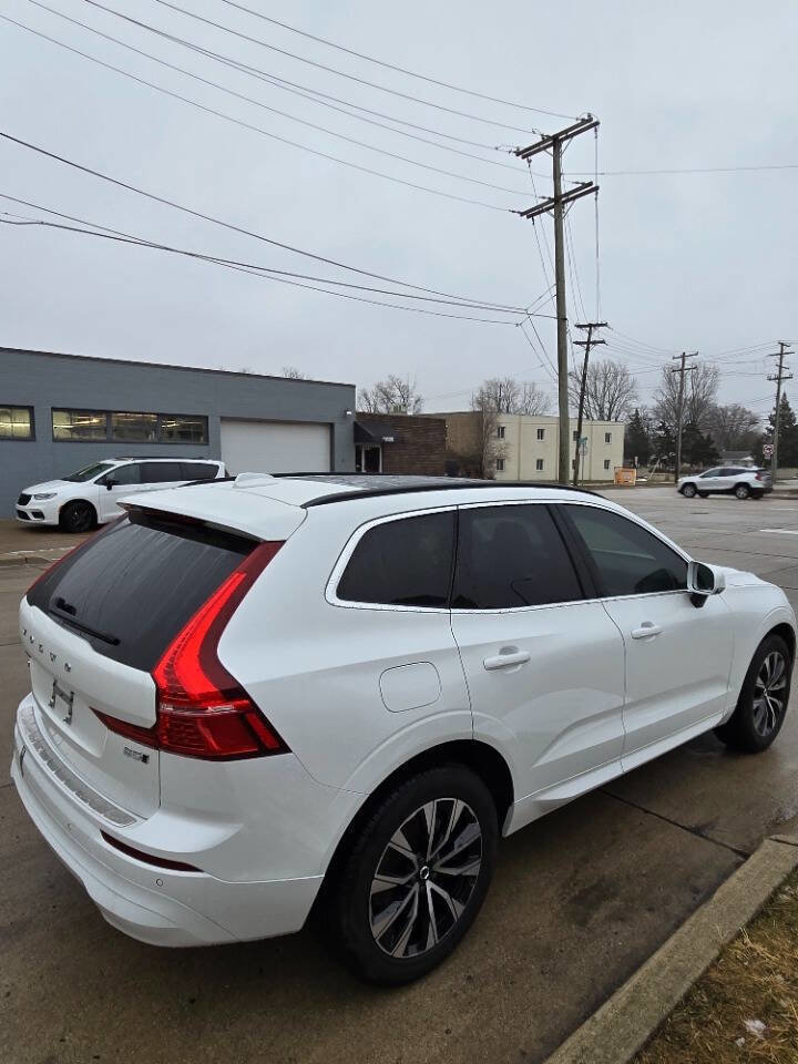Used 2023 Volvo XC60 B5 Core image 9