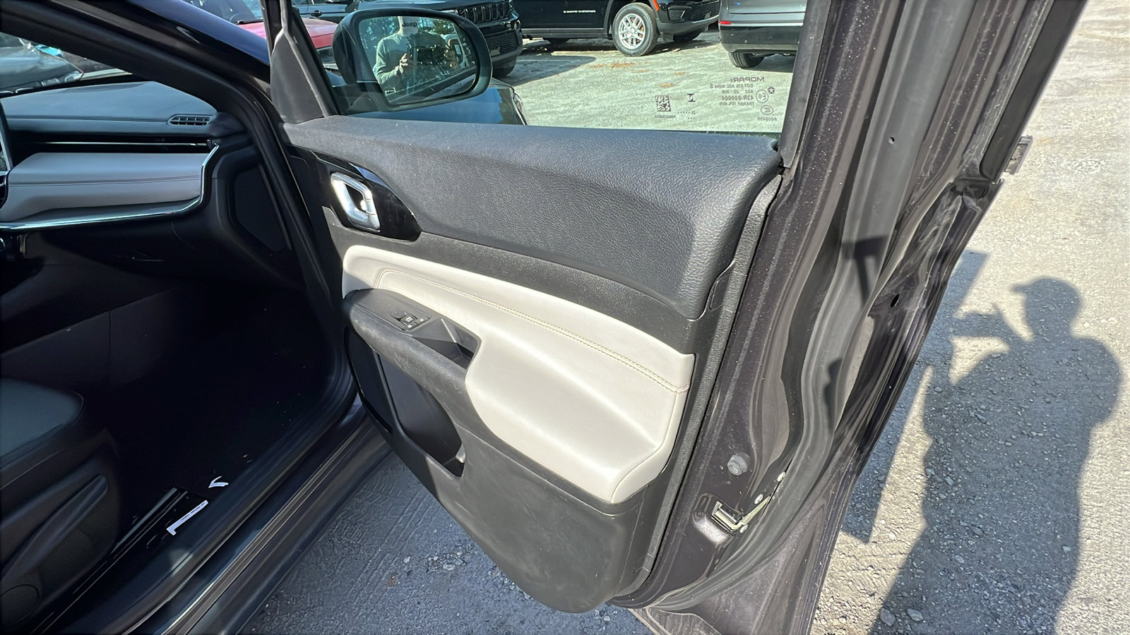 Used 2024 Jeep Compass Limited image 18