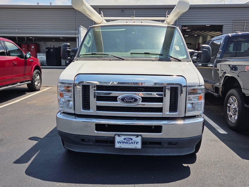 Used 2021 Ford E-350 and Econoline 350 Super Duty w/ Power Windows & Locks Group RWD image 4