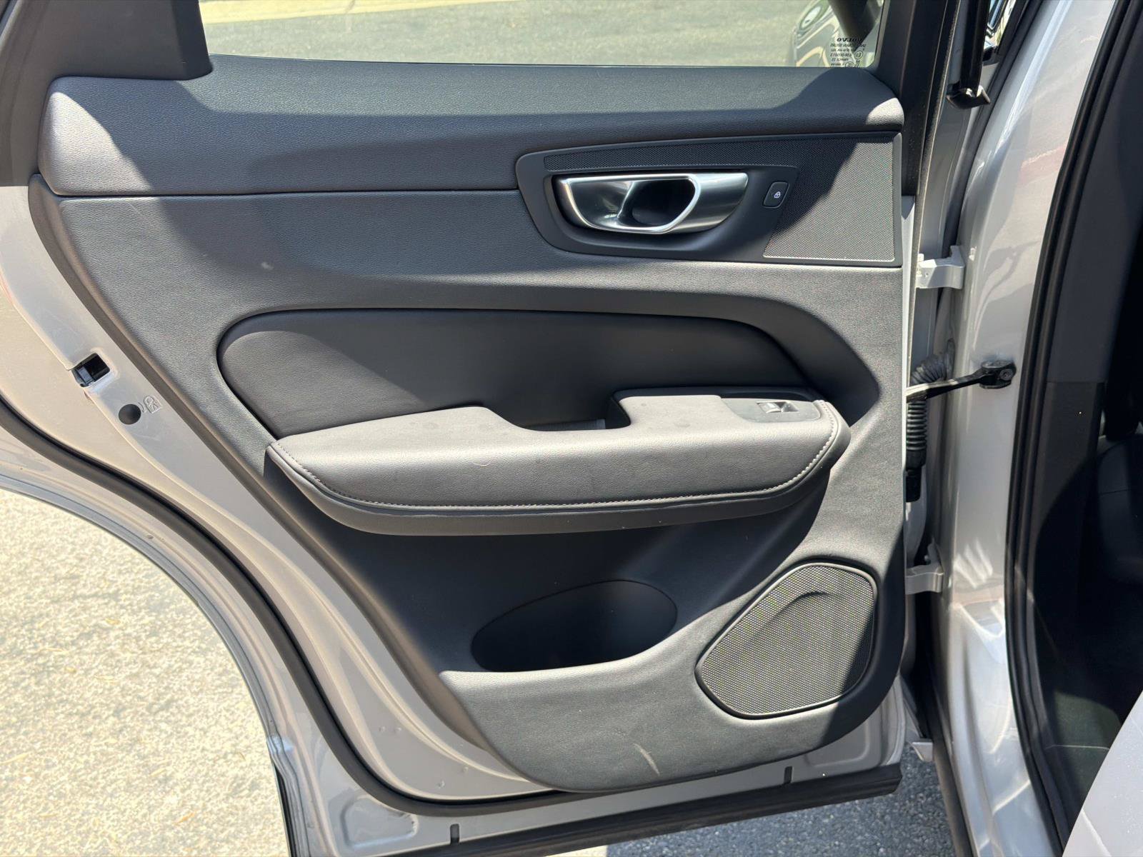 Certified 2024 Volvo XC60 B5 Plus w/ Protection Package Premier AWD/4WD image 20
