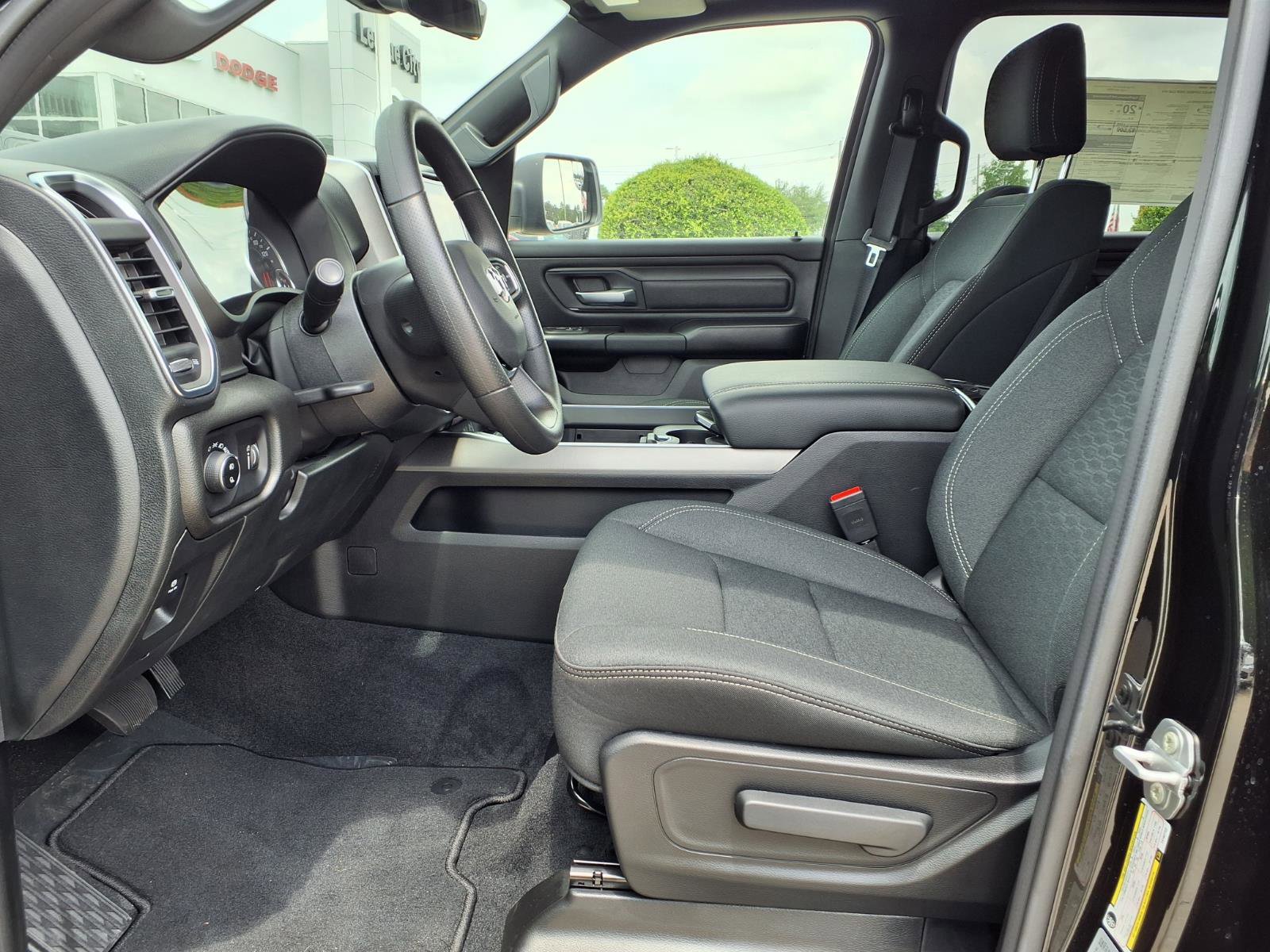 New 2026 RAM 1500 Express AWD/4WD image 8