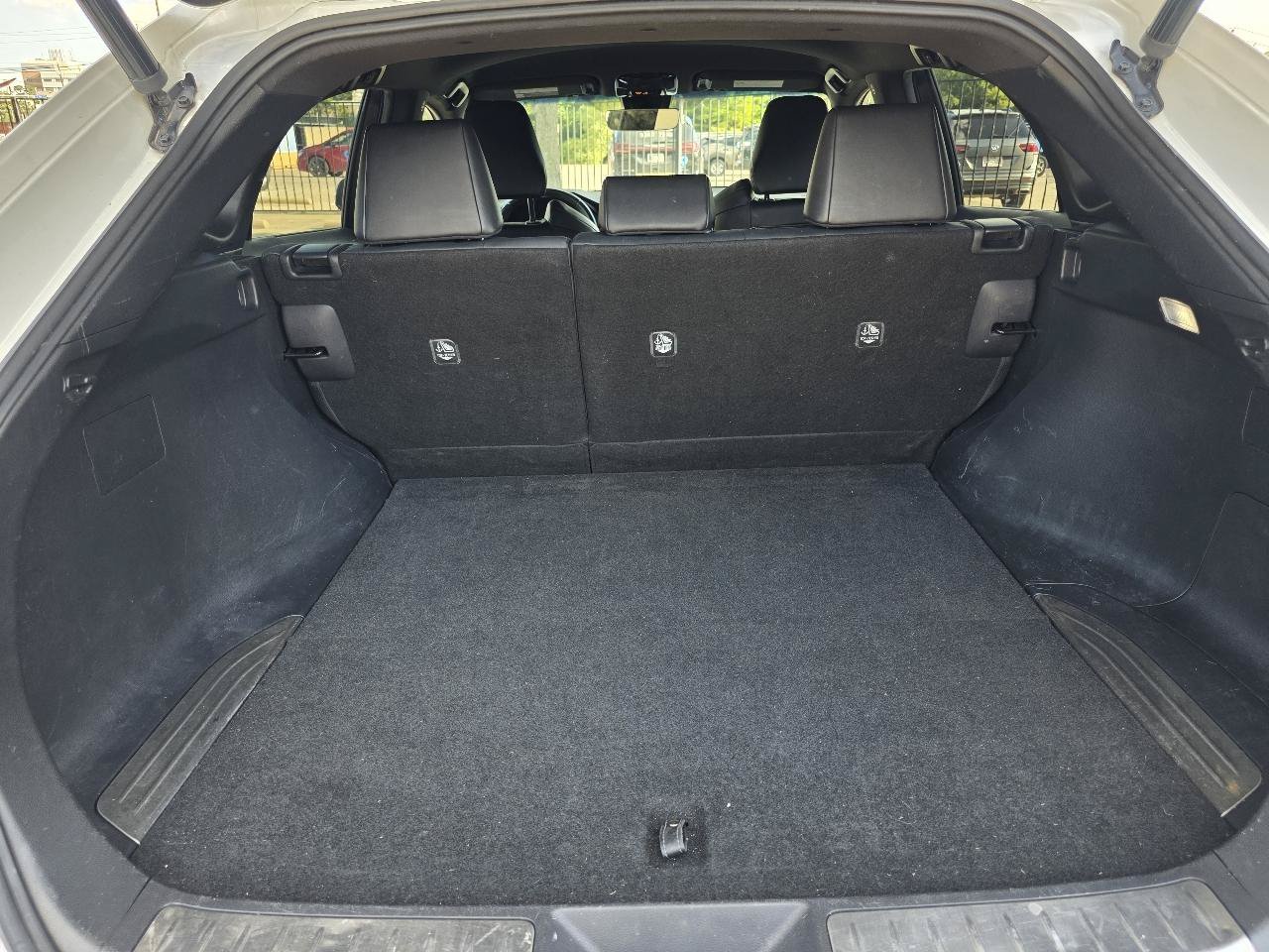 Used 2022 Toyota Venza XLE AWD/4WD image 15