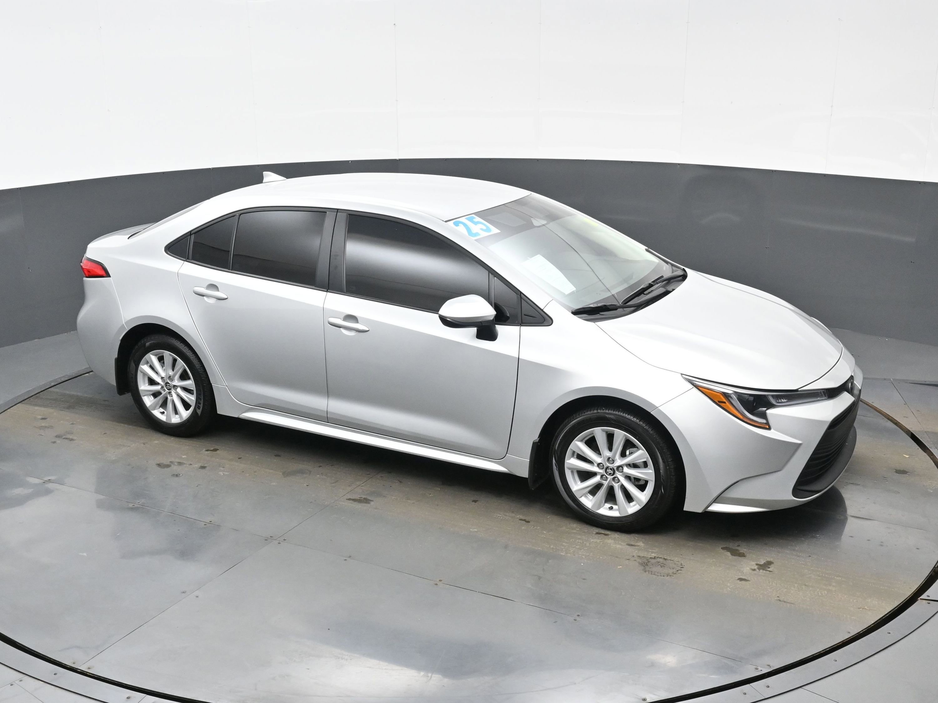 Used 2025 Toyota Corolla LE w/ LE Premium Package image 38