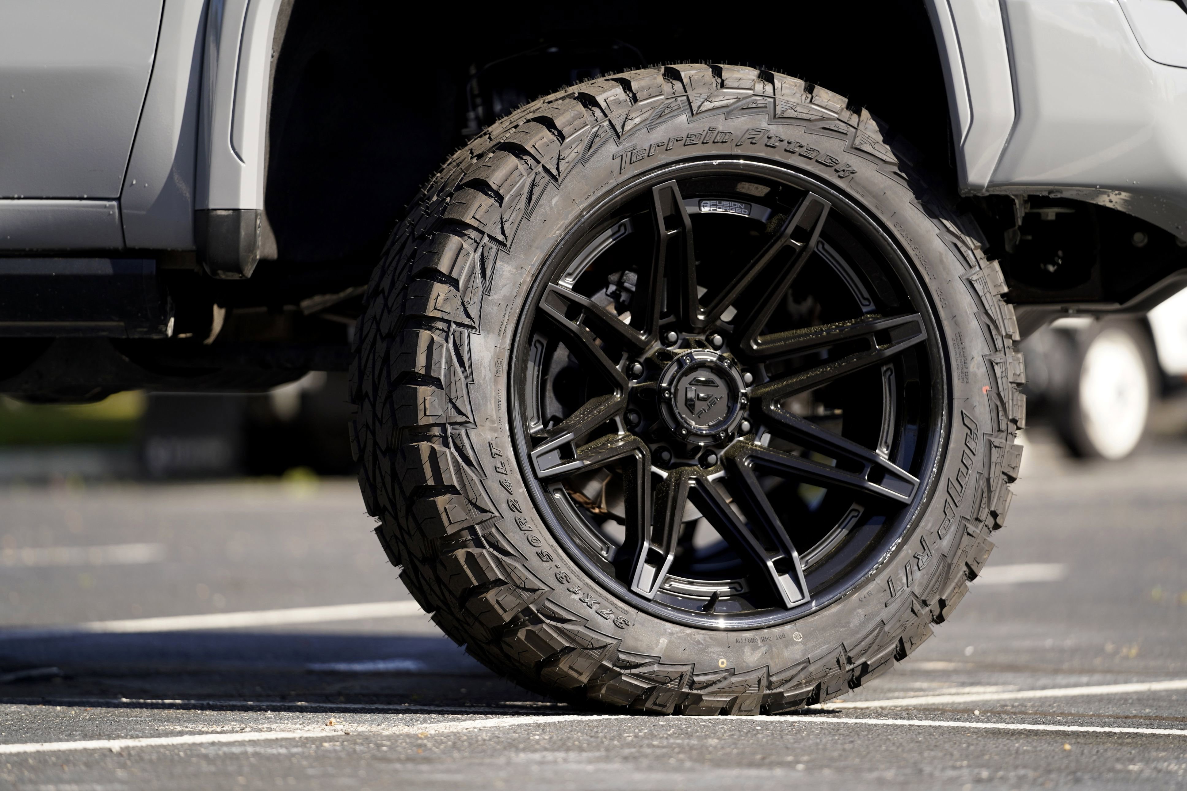 Used 2024 GMC Sierra 2500 AT4X w/ AT4X AEV Edition AWD/4WD image 39