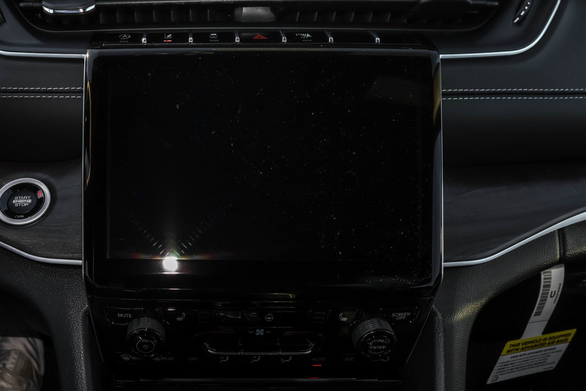 New 2025 Jeep Grand Cherokee Limited w/ Black Appearance Package image 17