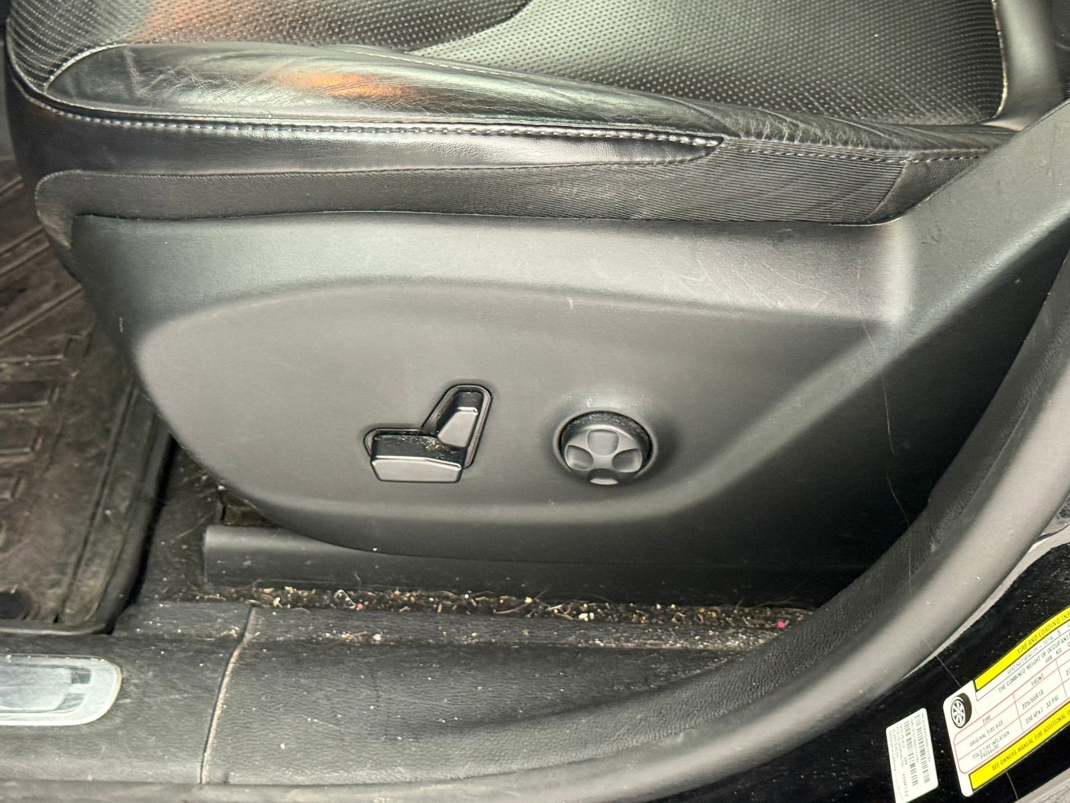 Used 2019 Jeep Cherokee Limited image 14