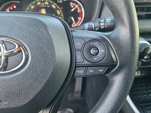 Certified 2025 Toyota RAV4 XLE FWD image 24