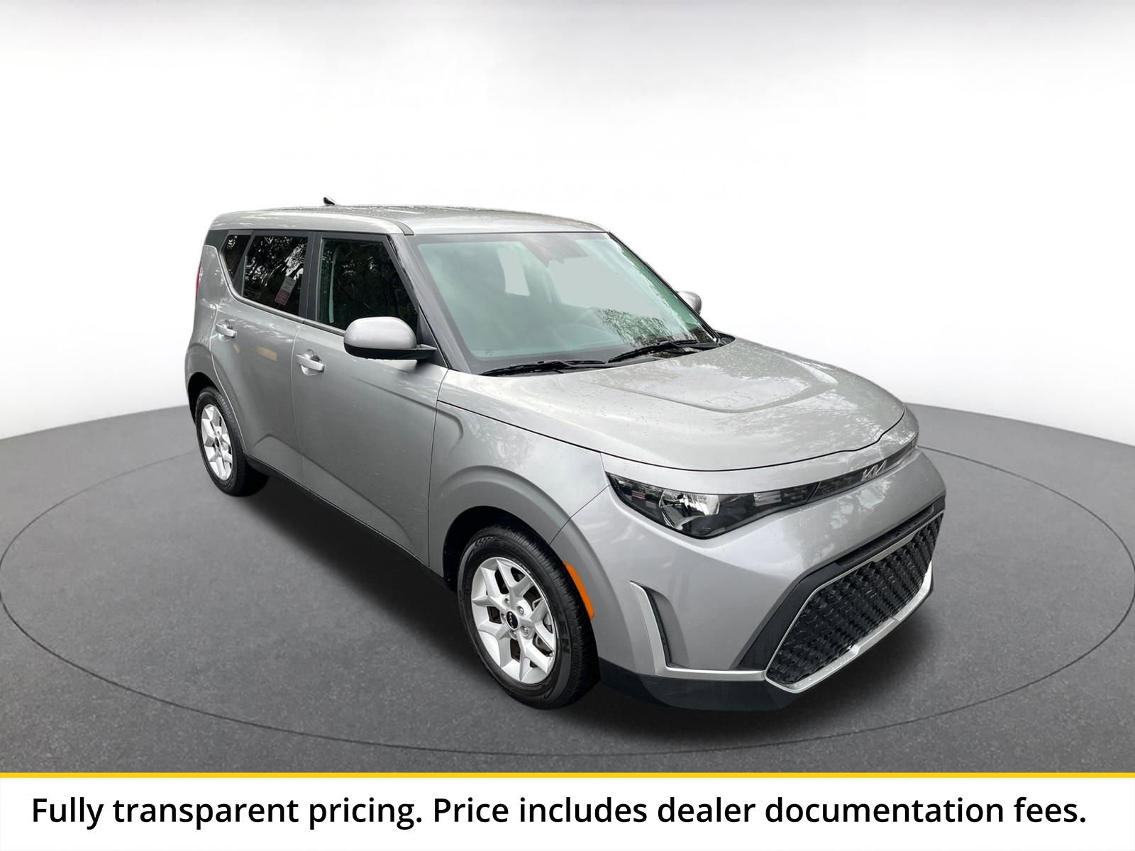 Used 2025 Kia Soul LX w/ LX Technology Package FWD image 1