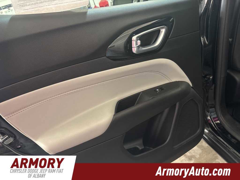 Used 2025 Jeep Compass Limited image 23