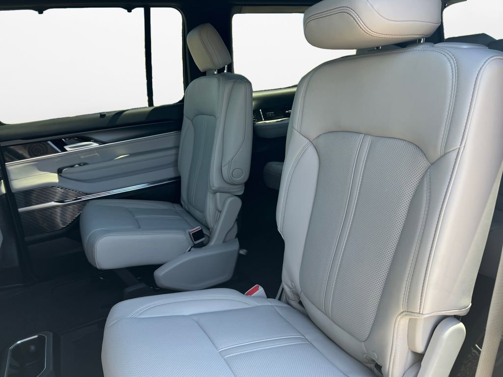 New 2026 Jeep Grand Wagoneer Summit image 22