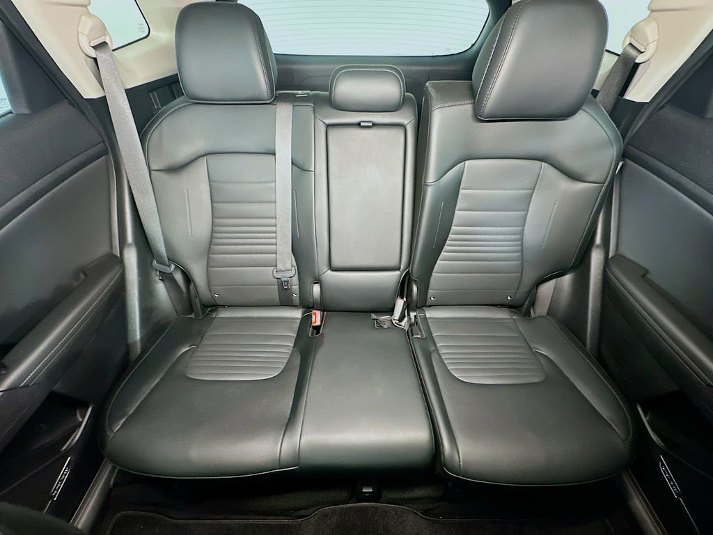 Used 2025 Kia Sportage SX image 13