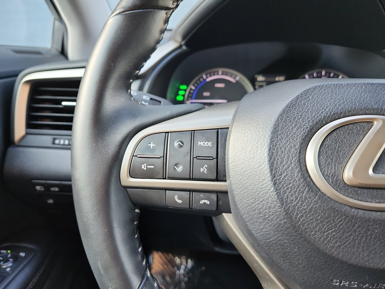 Used 2018 Lexus RX 450h AWD w/ Premium Package image 26
