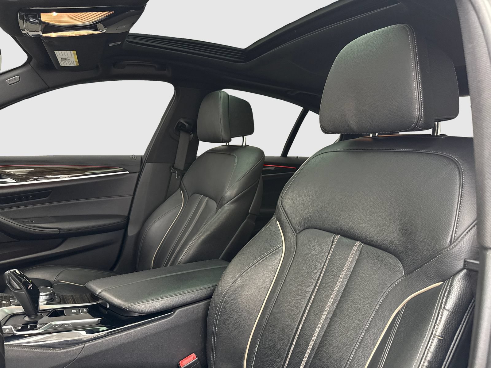 Used 2018 BMW 530i RWD image 15