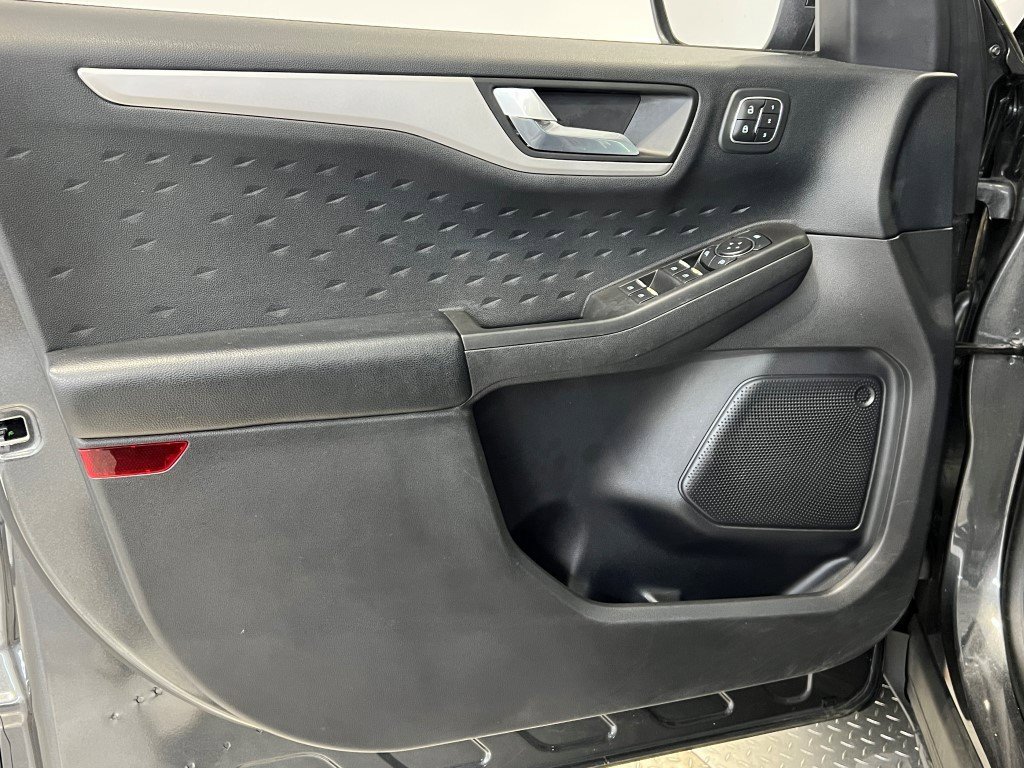 Used 2020 Ford Escape SEL image 28