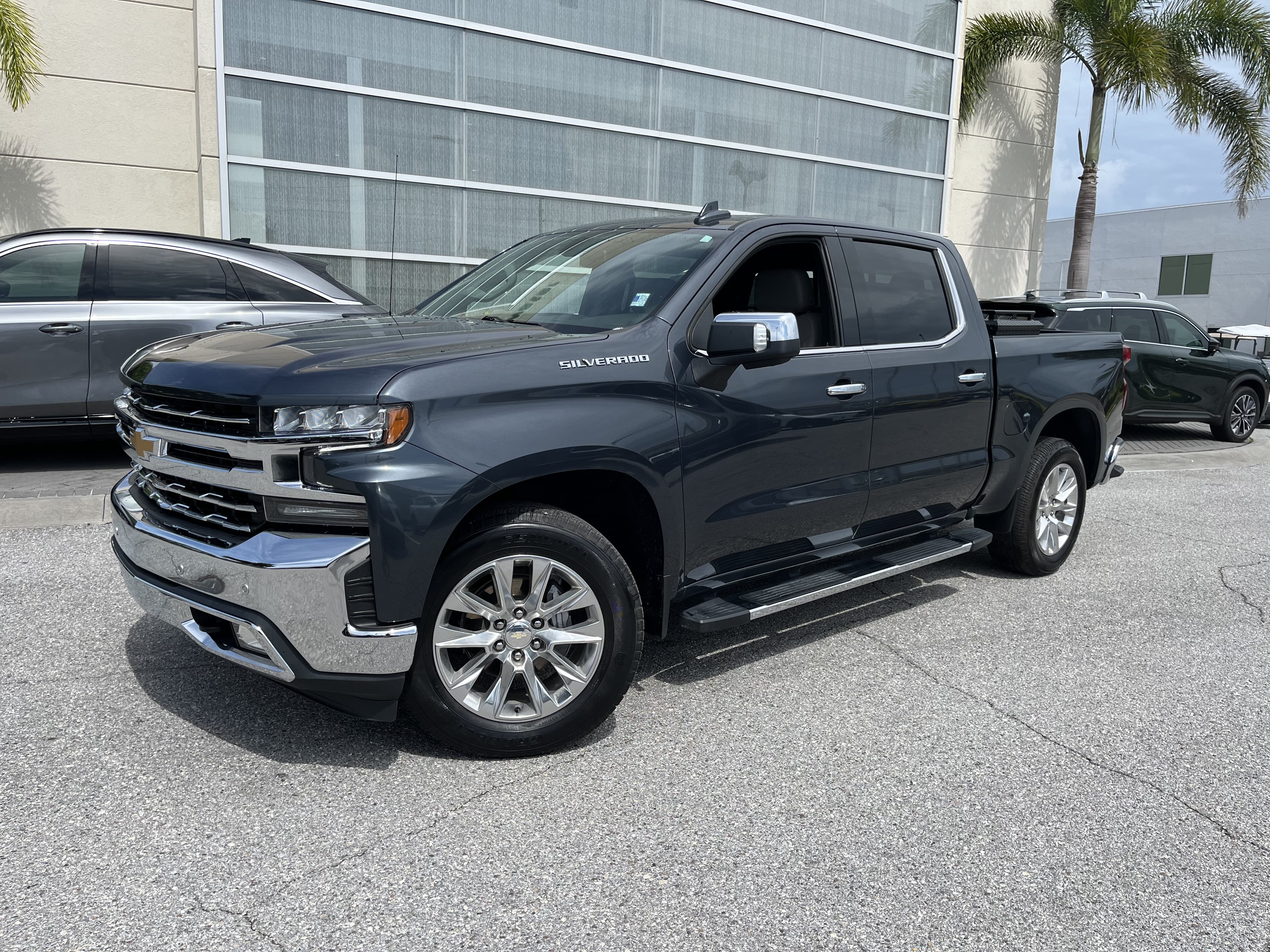 Used 2022 Chevrolet Silverado 1500 LTZ RWD image 1