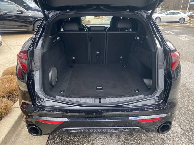 Used 2023 Alfa Romeo Stelvio Veloce image 9