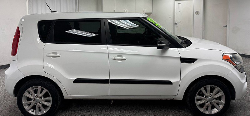 Used 2013 Kia Soul + w/ Audio Pkg FWD image 4
