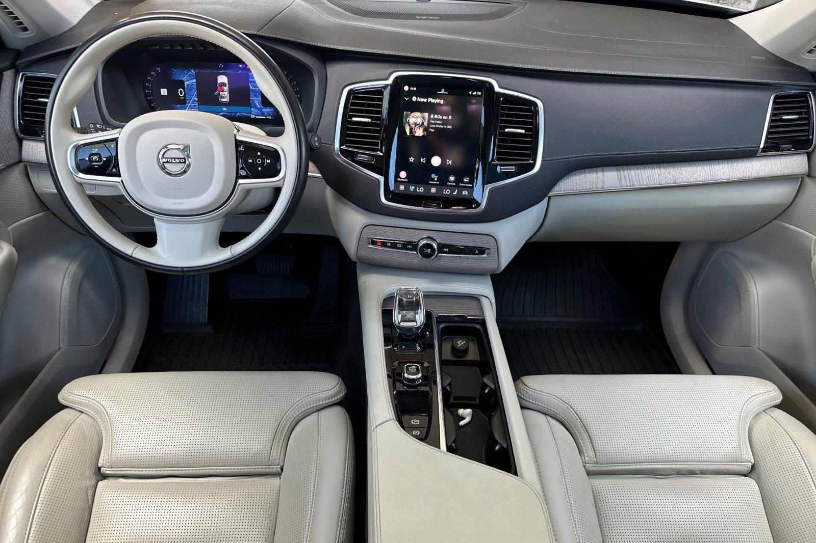 Certified 2024 Volvo XC90 B6 Ultimate w/ Protection Package Premier AWD/4WD image 16