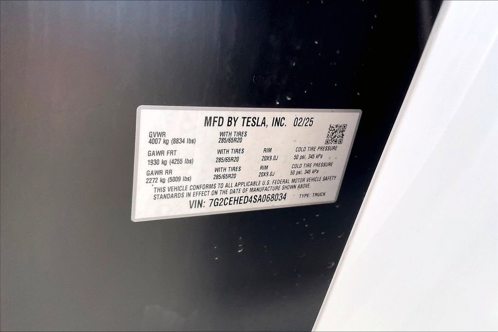 Used 2025 Tesla Cybertruck AWD Crew Cab image 32