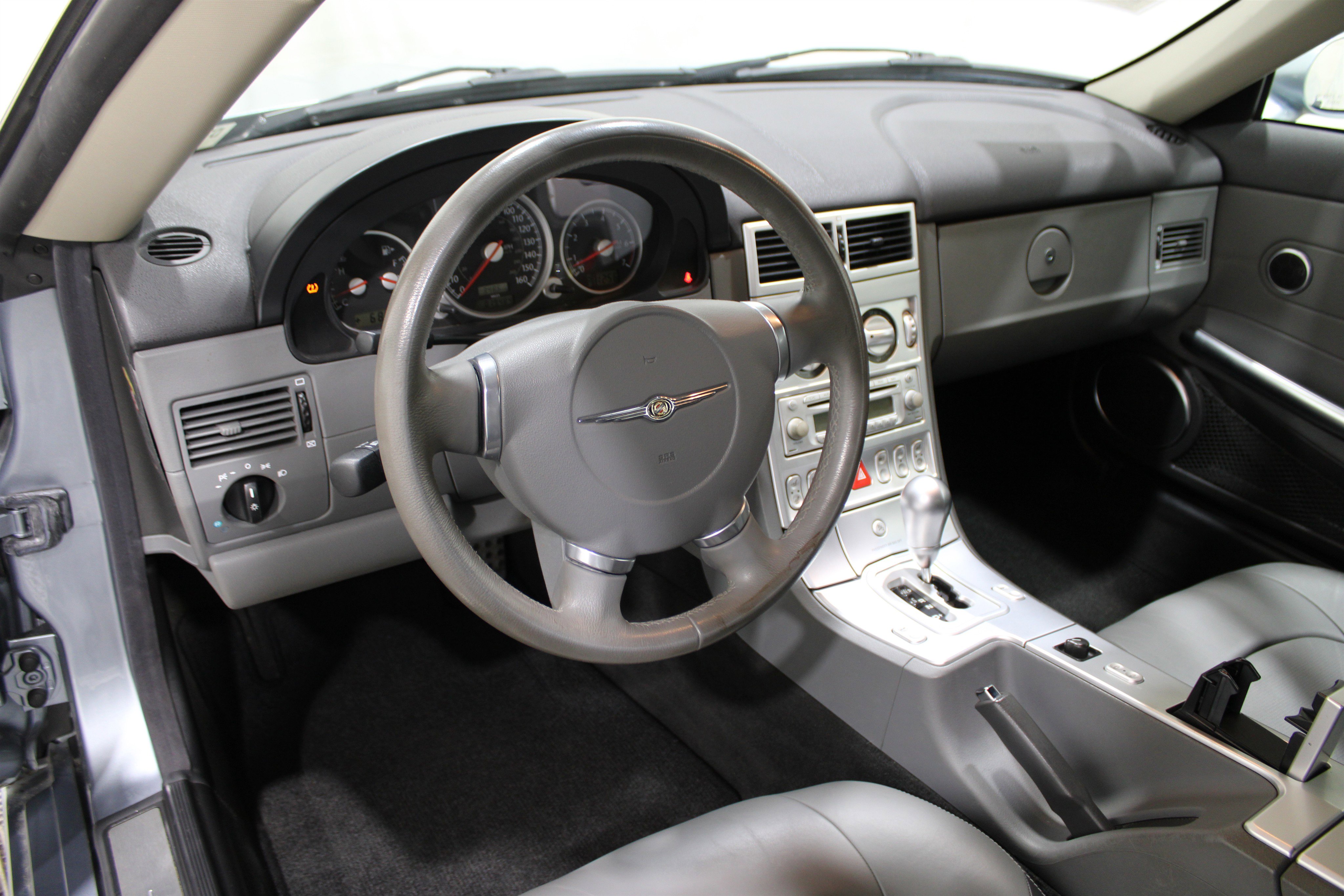 Used 2005 Chrysler Crossfire Limited image 2