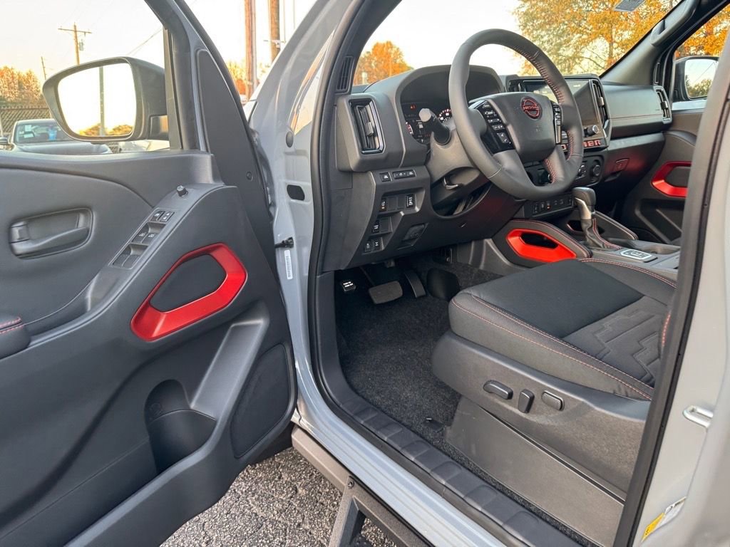 New 2026 Nissan Frontier PRO-4X w/ Pro-4x Convenience Package image 14