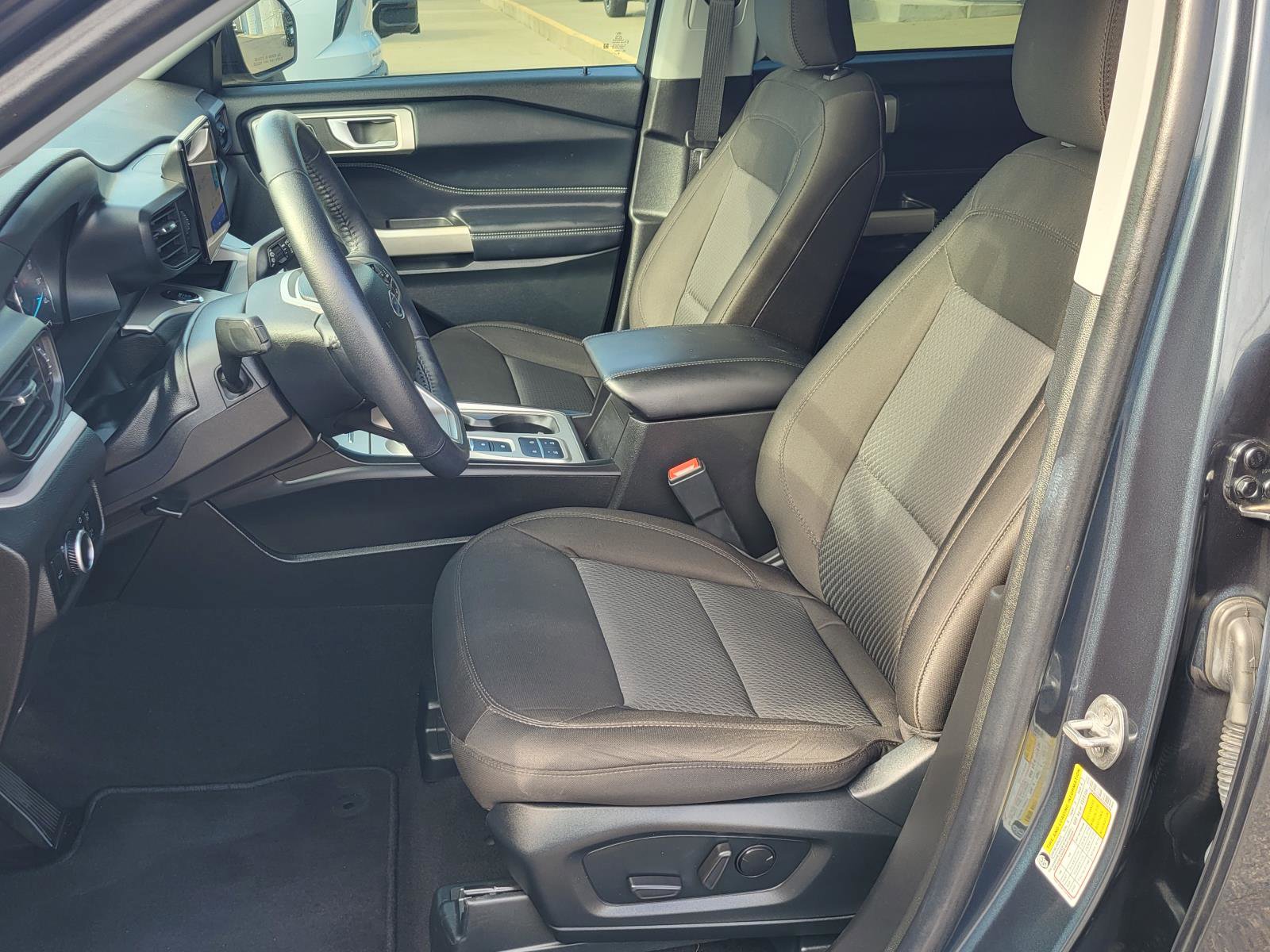 Used 2023 Ford Explorer XLT image 17