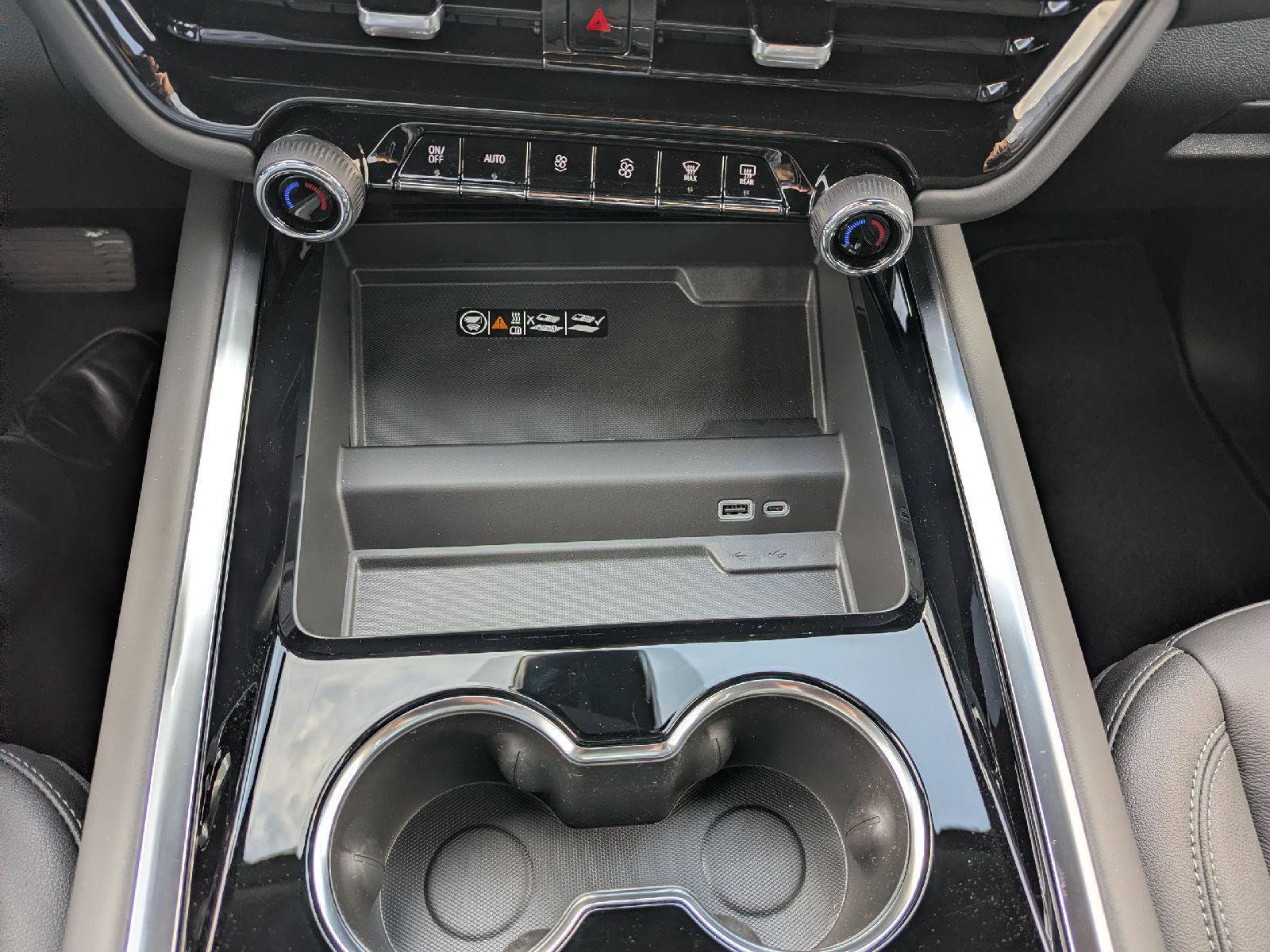 New 2026 Chevrolet Suburban LT w/ Comfort Package AWD/4WD image 26