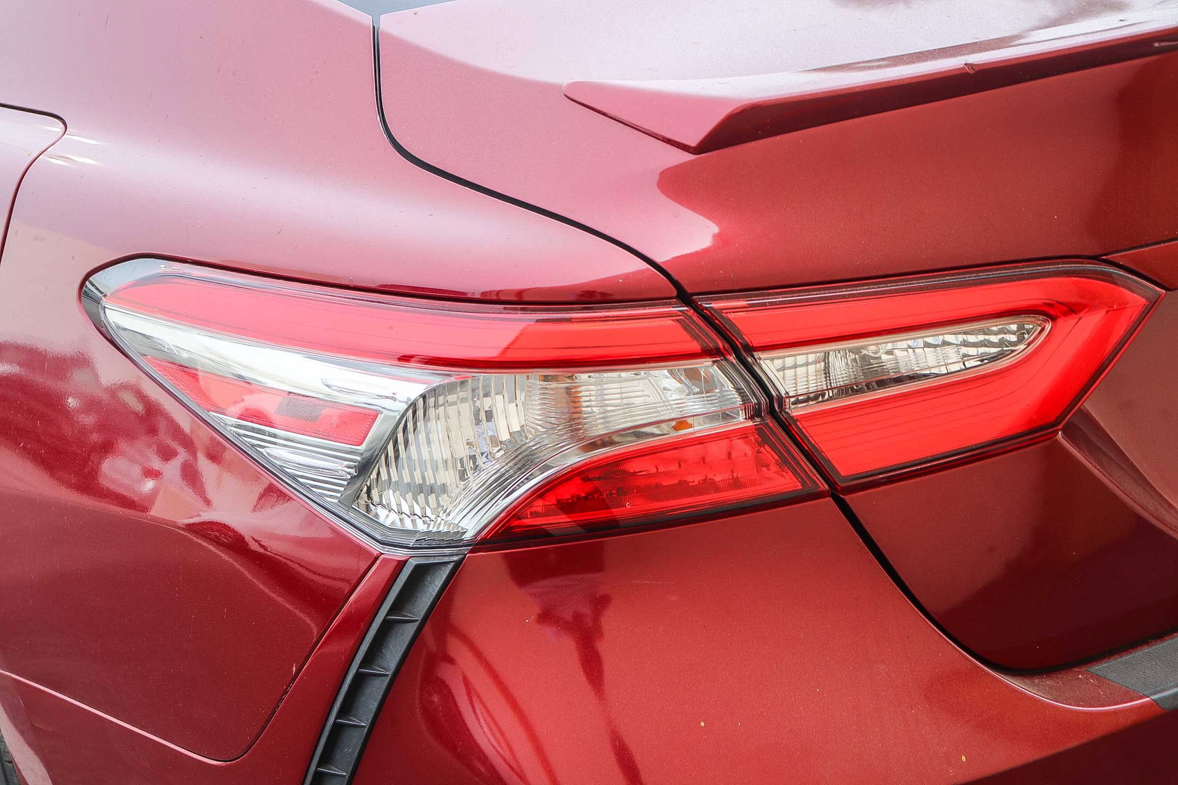 Used 2018 Toyota Camry SE image 12