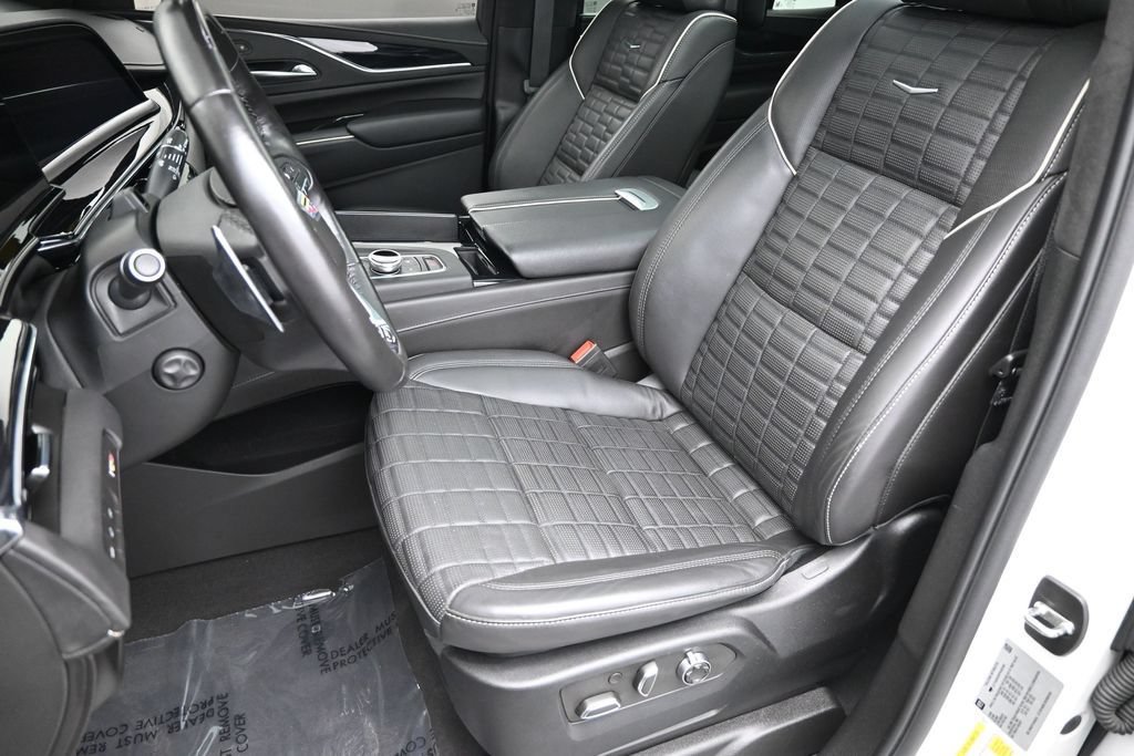 Used 2023 Cadillac Escalade V w/ LPO, ONYX Package AWD/4WD image 11
