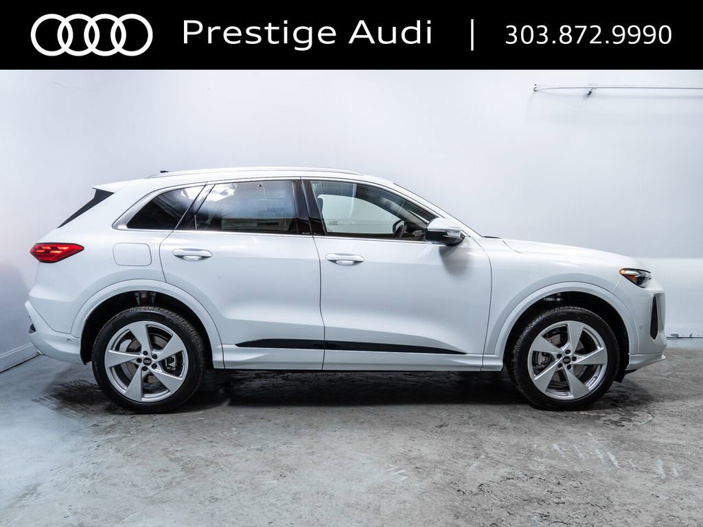 Used 2025 Audi Q5 Premium Plus w/ Premium Plus AWD/4WD image 9