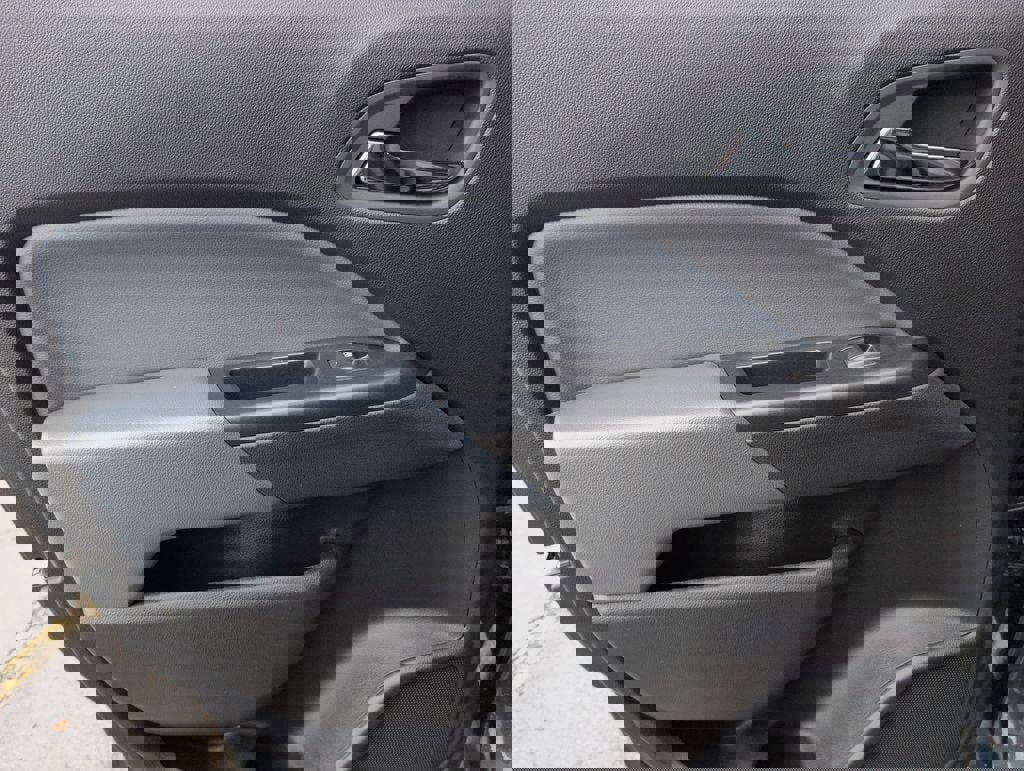 Used 2018 Chevrolet Colorado Z71 image 32