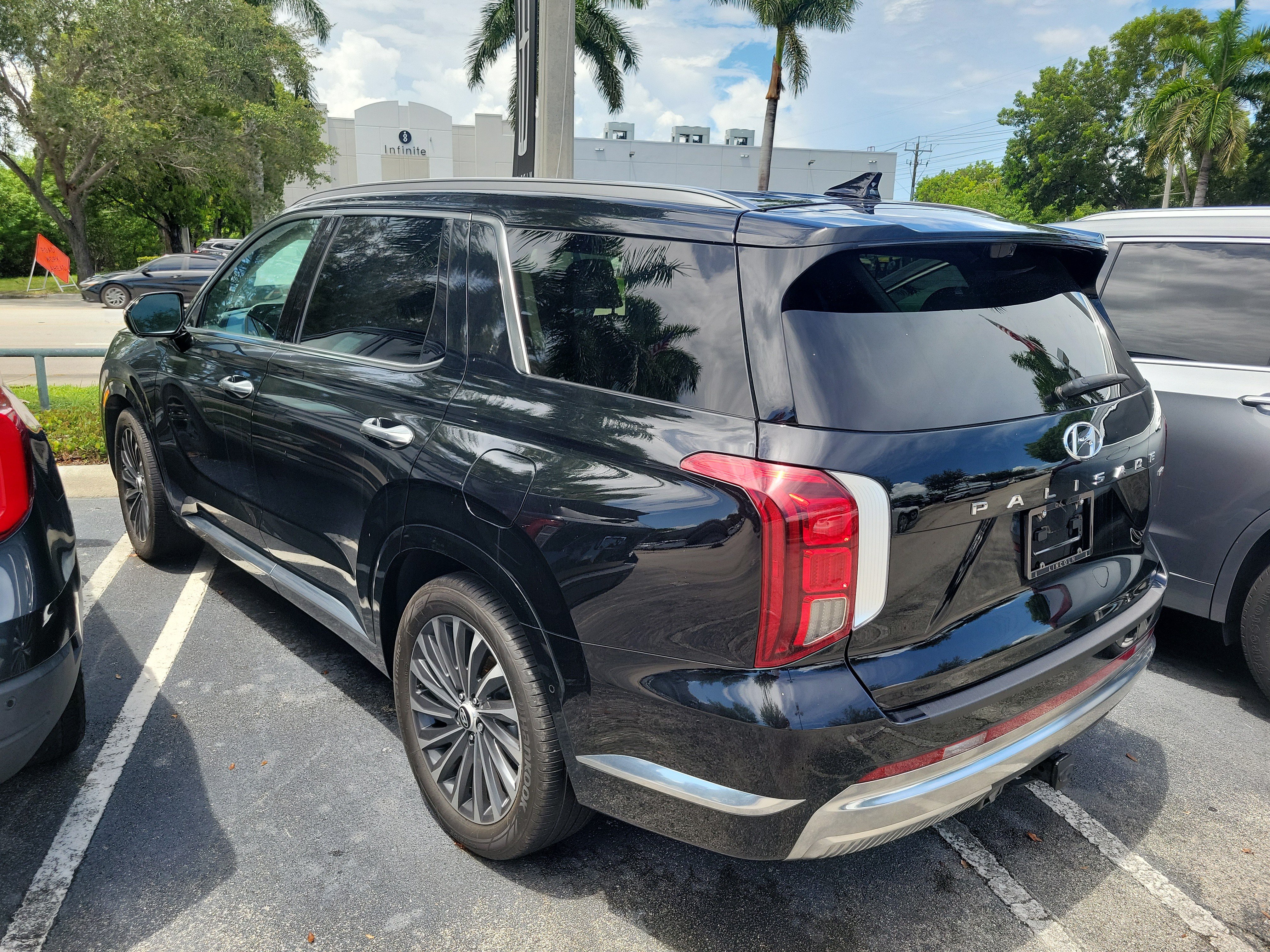 Used 2025 Hyundai Palisade Calligraphy AWD/4WD image 4