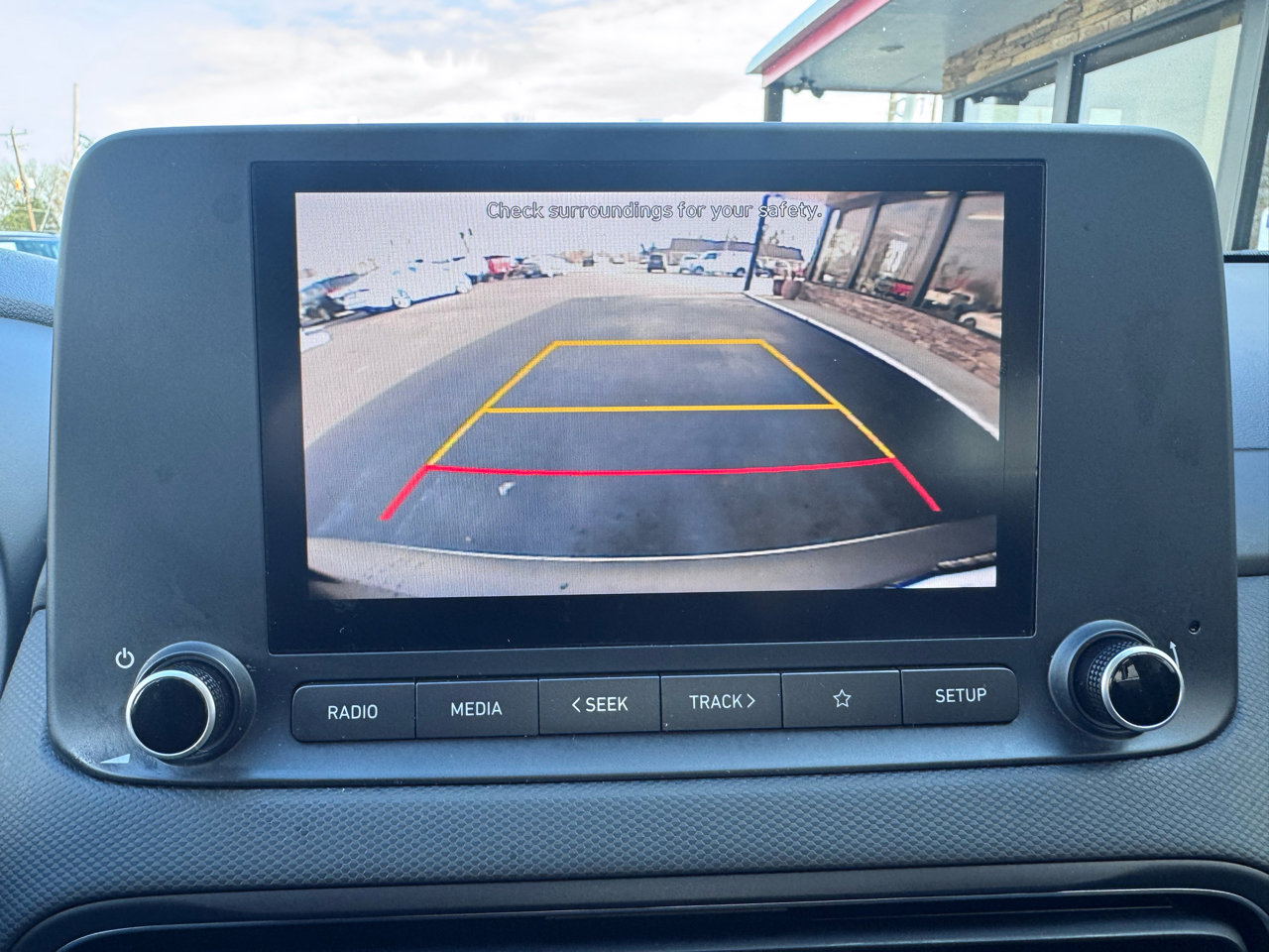 Used 2023 Hyundai Kona SE image 15