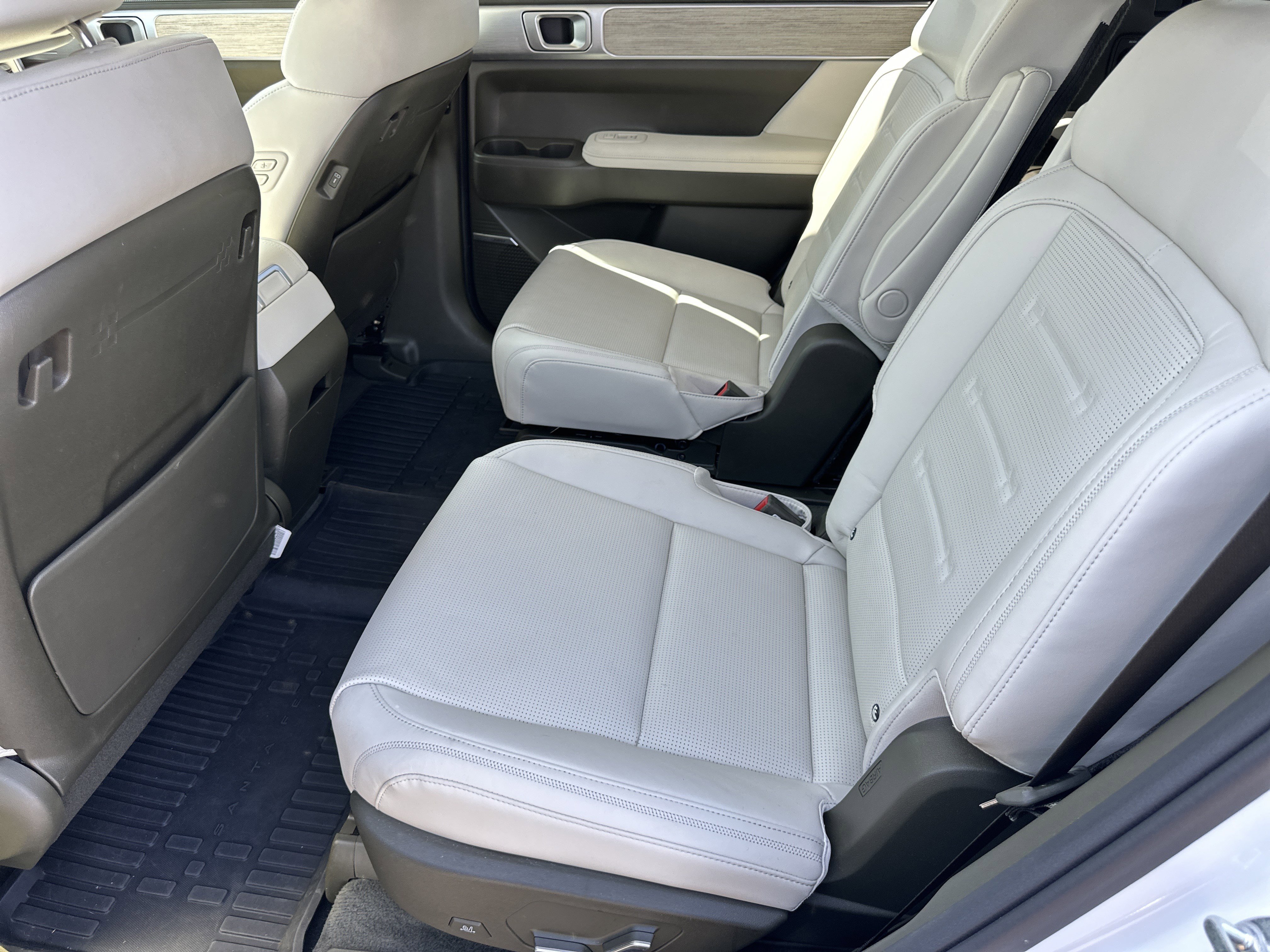 Used 2025 Hyundai Santa Fe Calligraphy image 22