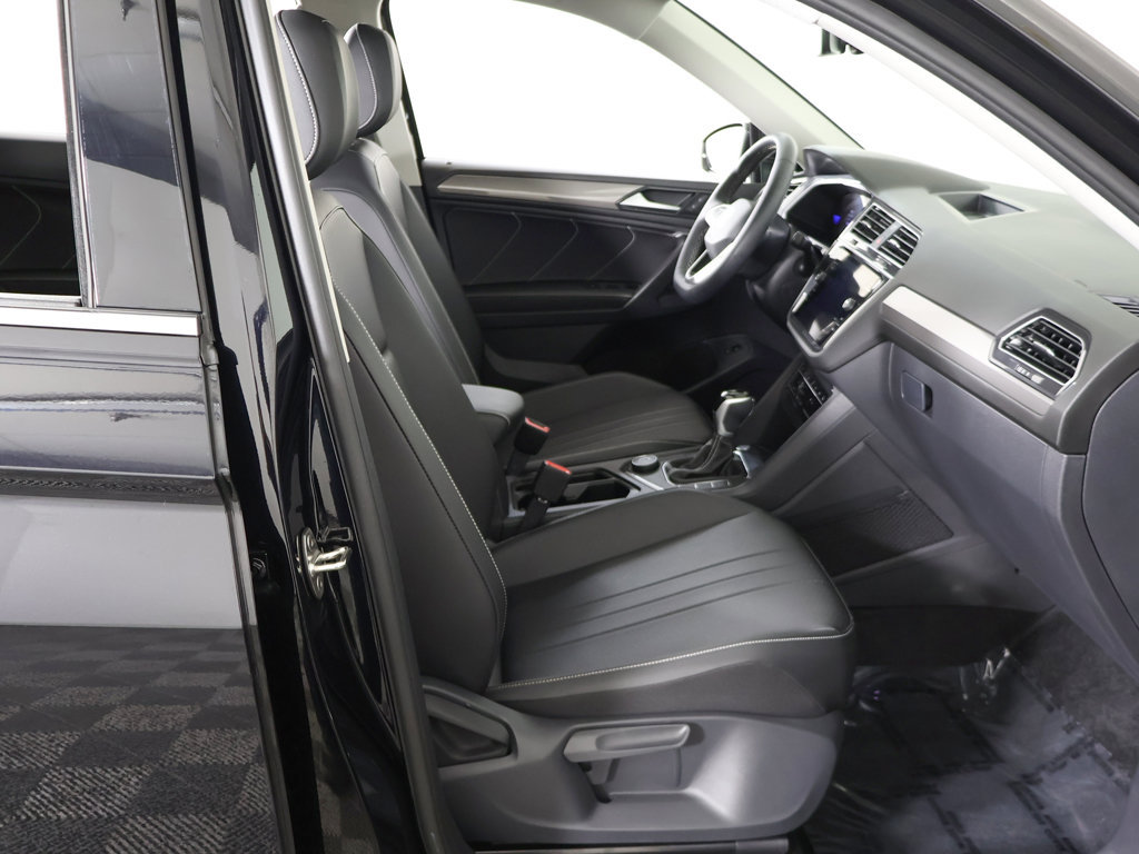 Certified 2024 Volkswagen Tiguan SE AWD/4WD image 31